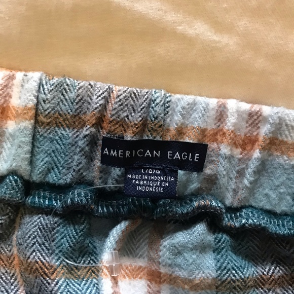American Eagle plaid mini skirt. - Picture 2 of 3